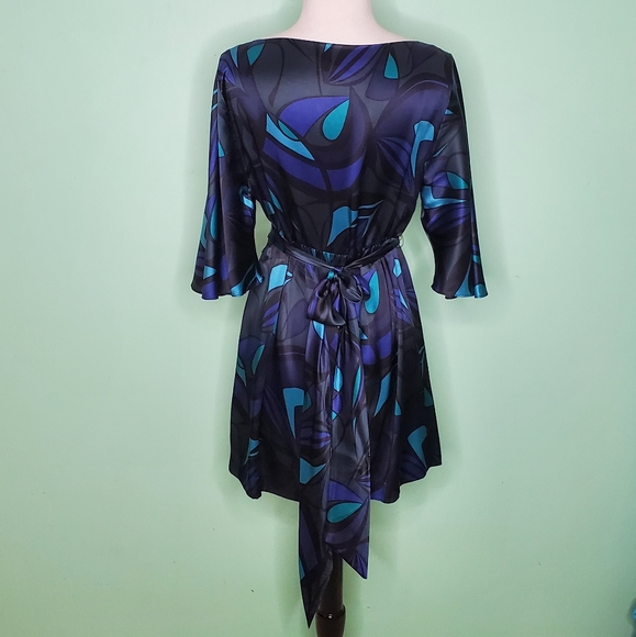 Semantiks Abstract Print Silk Dress - Picture 3 of 7